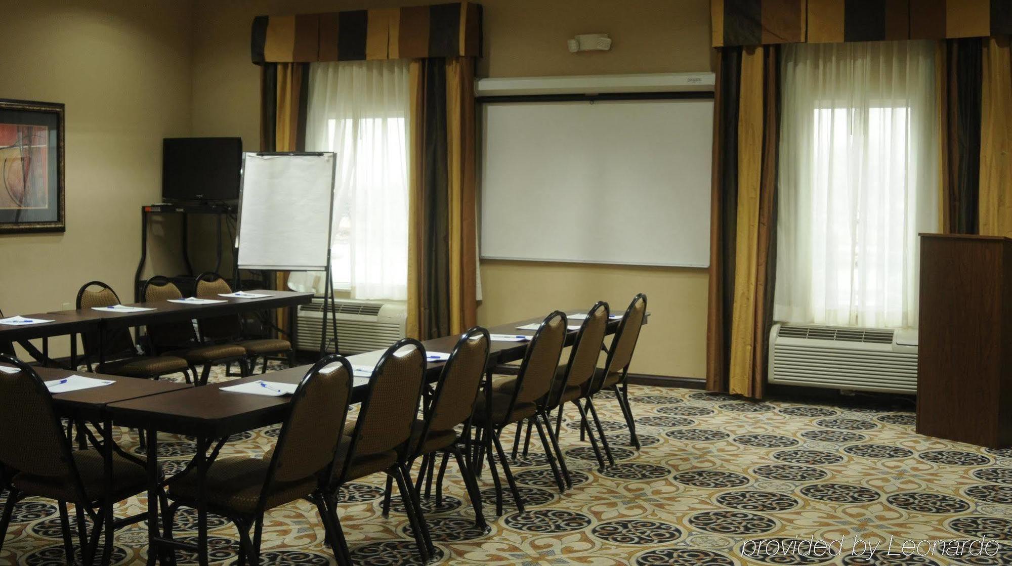 Holiday Inn Express Hotel & Suites Sedalia By Ihg Экстерьер фото